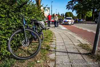 Fietser gewond aan gelaat na aanrijding met auto