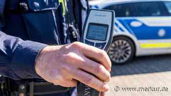 In Schlangenlinien unterwegs: Polizei stoppt Autofahrer mit 0,86 Promille und ohne Führerschein