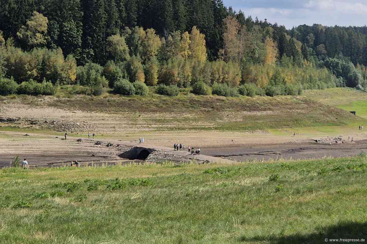 Trotz Betretungsverbot: Neugierige pilgern weiter zur Lehnmühl-Talsperre bei Frauenstein
