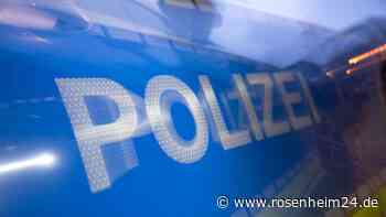 Unfall beim Wenden in Höslwang: 17.000 Euro Schaden auf St.2092