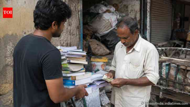26-year-old UPSC aspirant sold his books and notes for just Rs 464, Reddit post goes viral