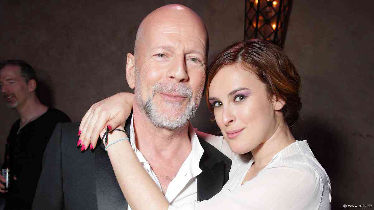 "Einfach so schwer": Tochter Rumer vermisst Vater Bruce Willis