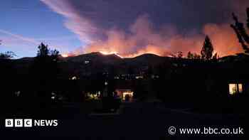 US firefighters say major blaze near Reno about a quarter contained