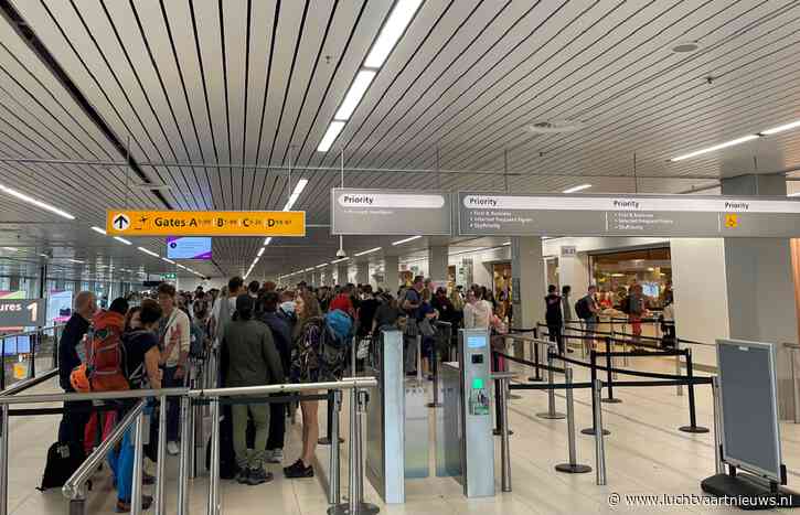 Acties beveiligers zorgen voor langere wachttijden op Schiphol