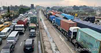 Trailer crash on Lagos-Ibadan expressway causes gridlock, motorists divert to bush paths