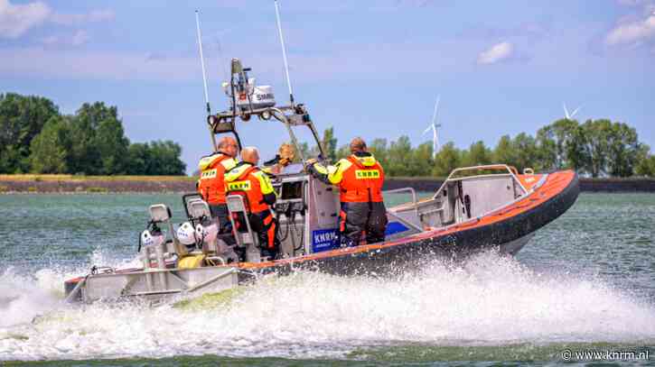 KNRM Medemblik schiet te hulp na incident met kat en hond in stadshaven