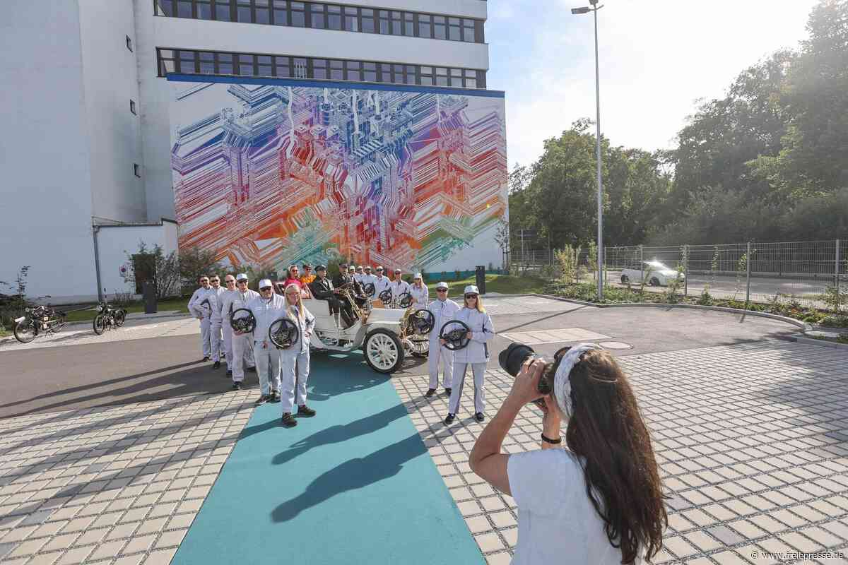 Vor VW-Betriebsratsversammlung in Chemnitz: Aktion über 120 Jahre Automobilgeschichte