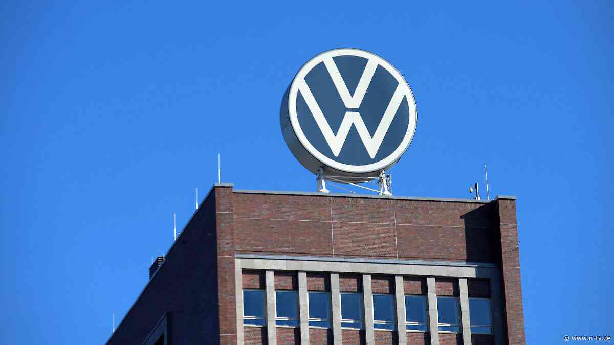 Protest gegen Umbaukurs: Belegschaft pfeift VW-Chef bei Betriebsversammlung aus