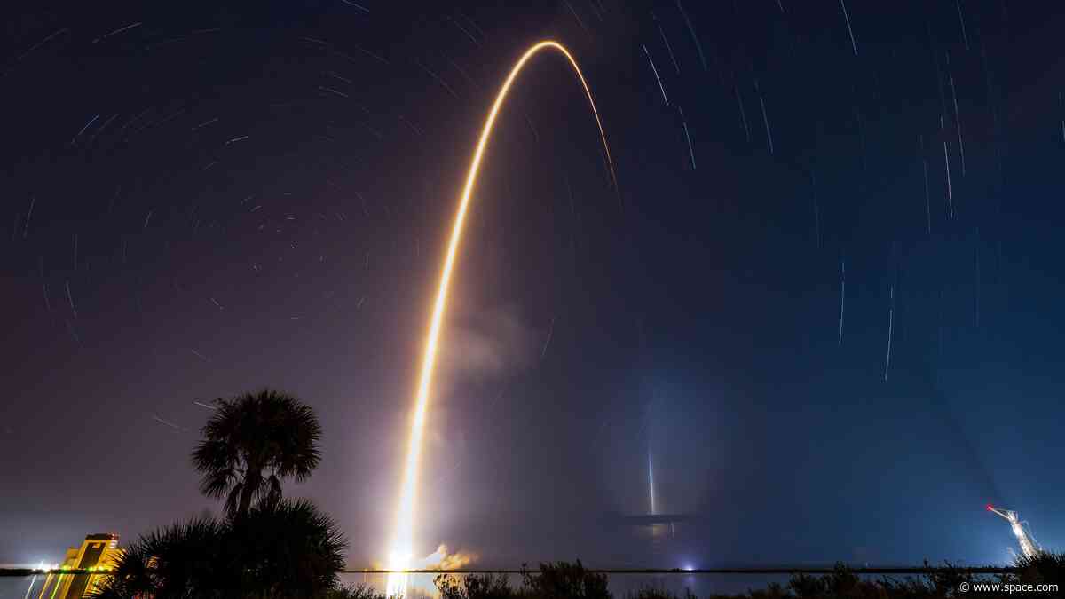 SpaceX sets rocket-reuse record on 100th Falcon 9 launch of the year (video)