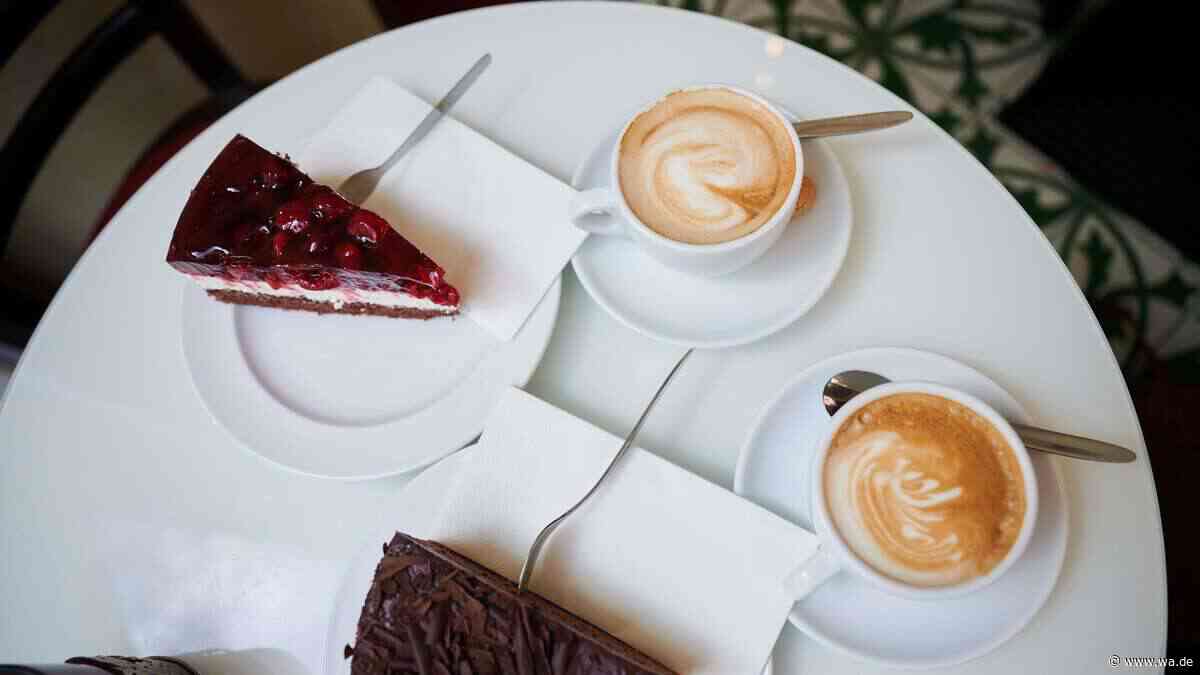 Cappuccino-Puddingkuchen vereint zwei Kaffeeklassiker in einem Dessert