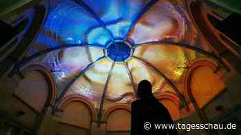 Licht- und Medienkunst "Nebula" in den Beelitzer Heilstätten