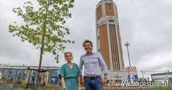 Ooit gekocht voor één gulden, nu pronkt de Veerse Toren weer langs de A59: ‘De toren is van iedereen’
