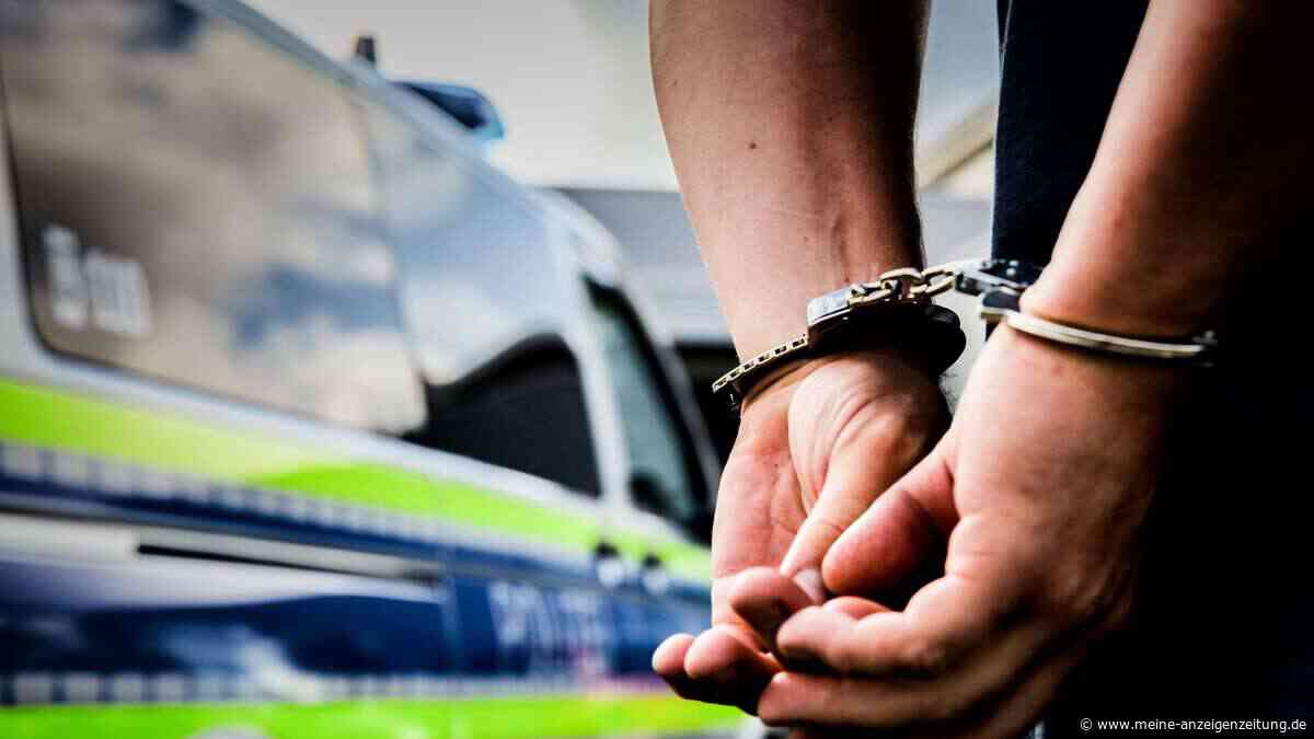 E-Scooter-Fahrer schlägt wild gegen Polizisten aus