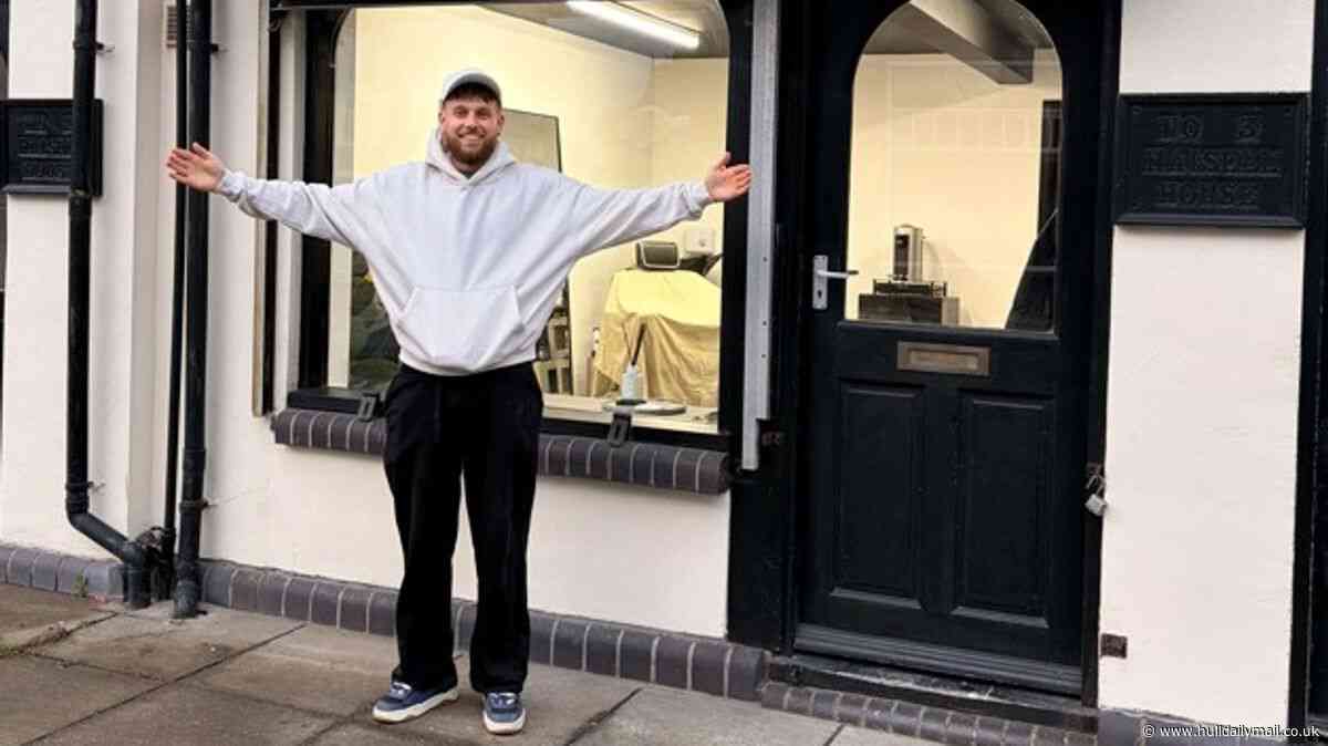 Hull dad who swapped careers to become a barber wins top award after 'unbelievable' year of change