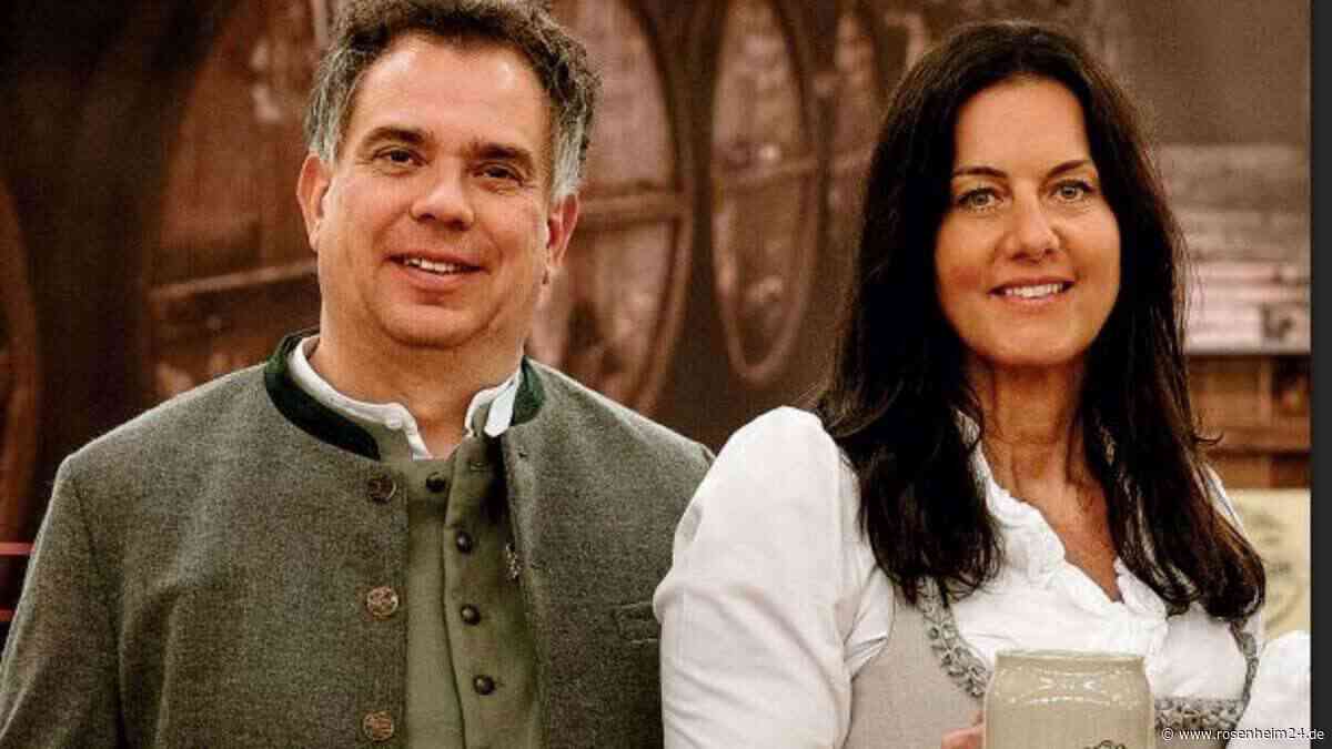 Blick auf die Speisekarte: Auerbräu-Festwirt überrascht mit Preisen auf Rosenheimer Herbstfest
