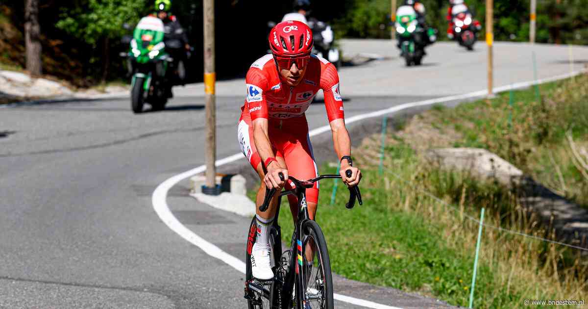 Tadej Pogacar degradeert de tegenstand en zet Vuelta volledig naar zijn hand met monstersolo