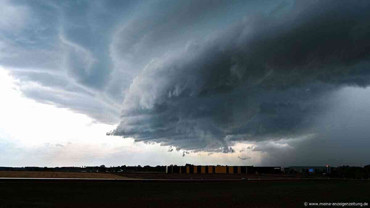 „Richtig Alarm“: Massive Unwetterlage rollt auf Bayern zu – genauer Tag klar