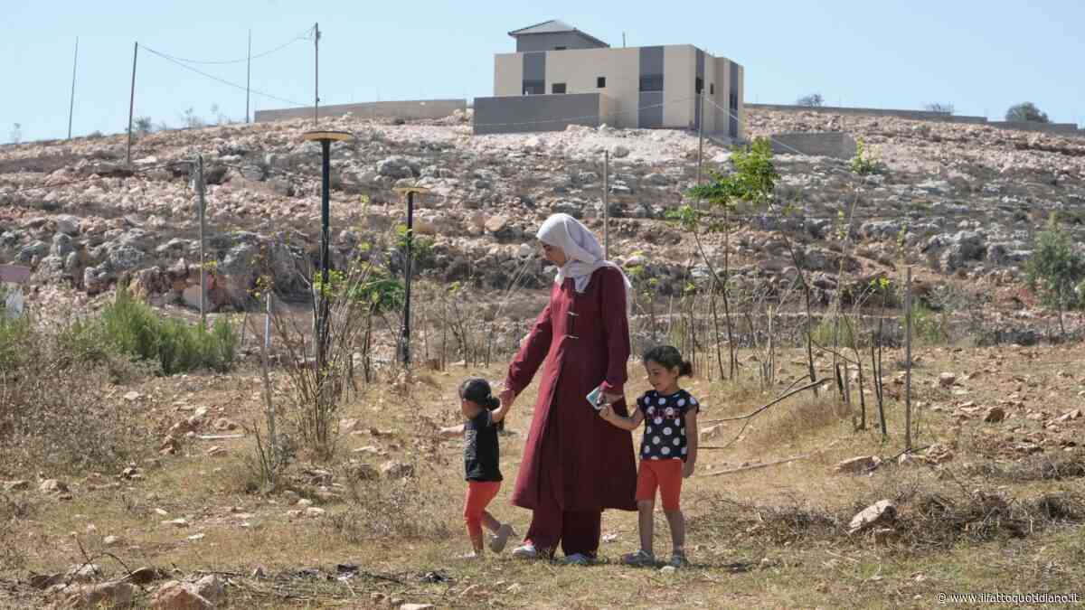 Cisgiordania, assedio infinito dei coloni a Qusra. Le famiglie palestinesi: “Manca il cibo”. Vertice di Netanyahu, ma è per il ferimento di un israeliano