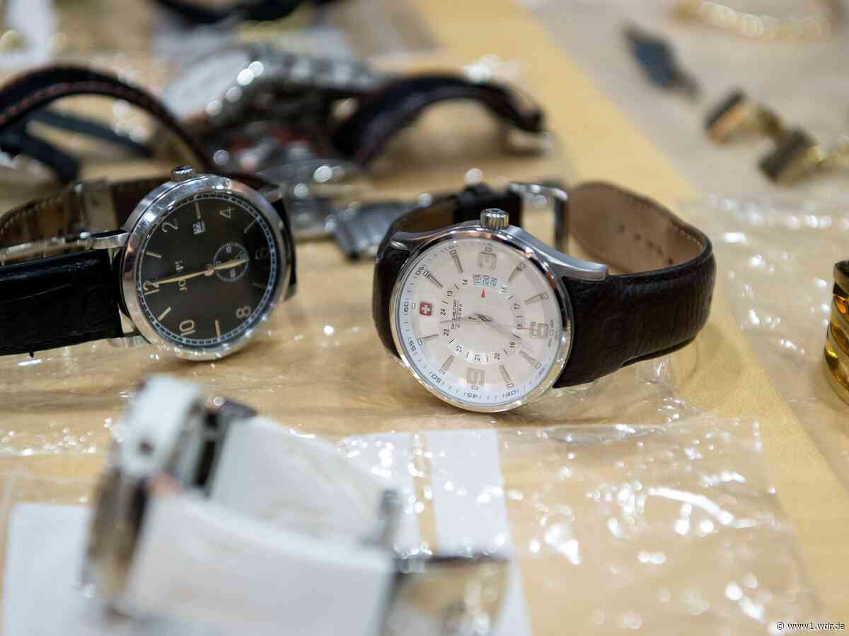 Unbekannte brechen in Düsseldorfer Juwelier ein