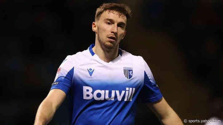 Reading sign defender Masterson on free transfer