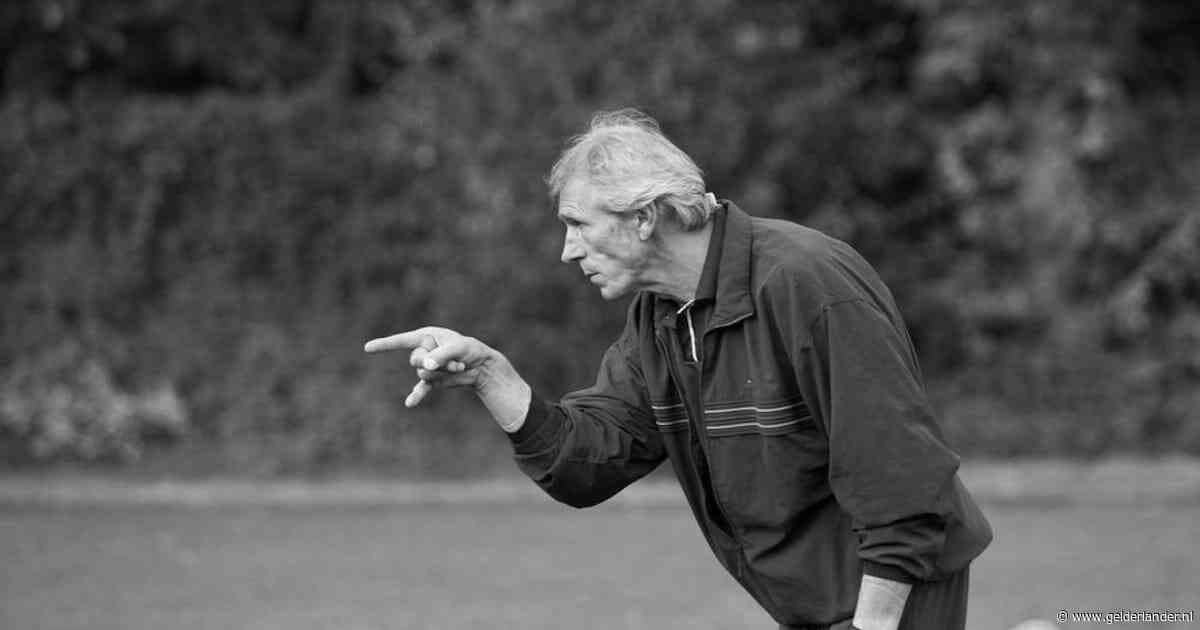 Harm Bodde (73) overleden: de Elstenaar die als laatste kunstje nog een heel elftal moest bouwen