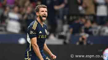 Müller among WC winners to buy Portuguese club