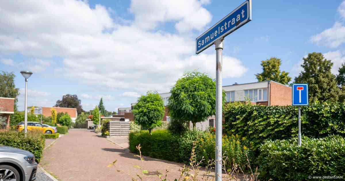 Bewoners Samuelstraat in Nijverdal willen verduidelijking op straatnaambord, want wie was die Samuel eigenlijk?