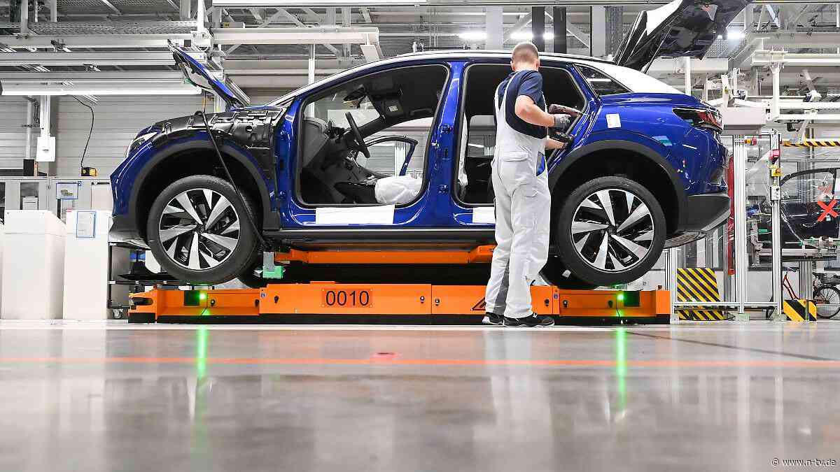Arbeitsmarkt im Wandel : Branchenwechsel: Jetzt gehen - und wenn ja wohin?