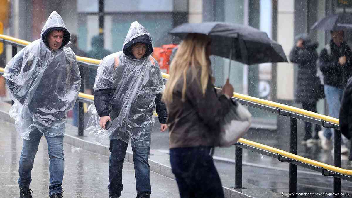 What time are thunderstorms going to hit Greater Manchester as Met Office issues weather warning