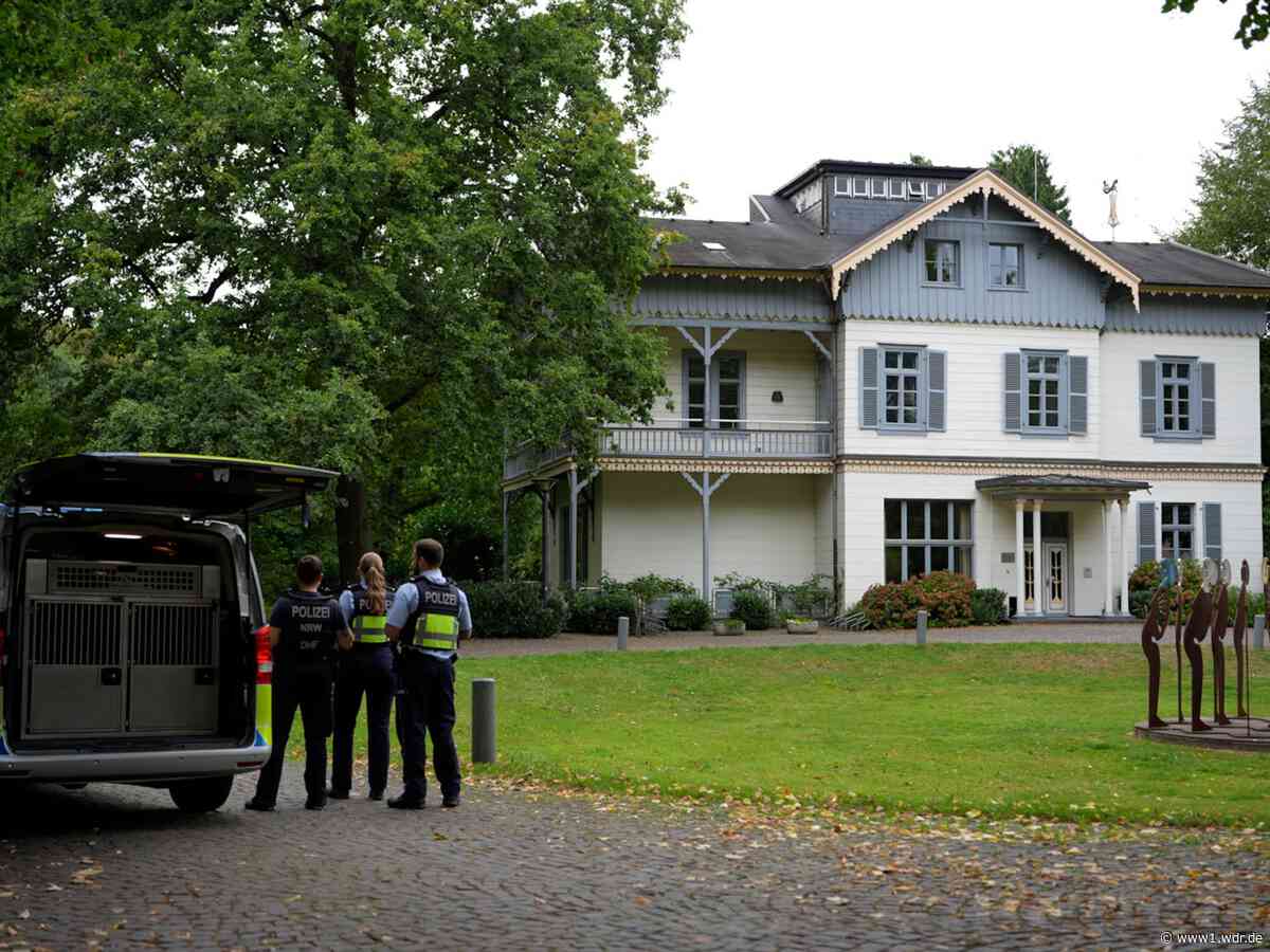 Leverkusen: 20-Jähriger niedergestochen, Täter flüchtig