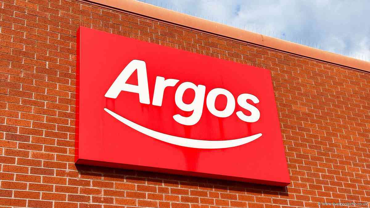 Argos reduces steamer that 'removes wrinkles in seconds' to £30