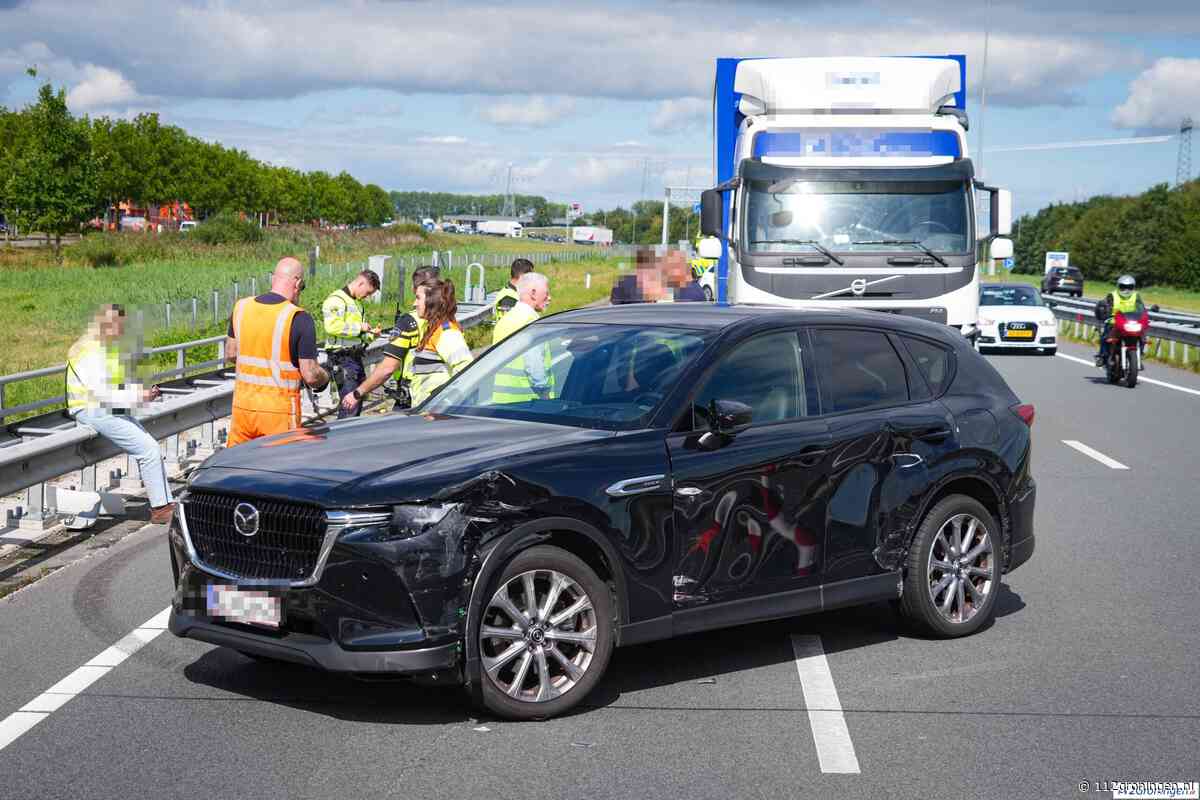Ongeval op de N7 bij Groningen, file tot gevolg