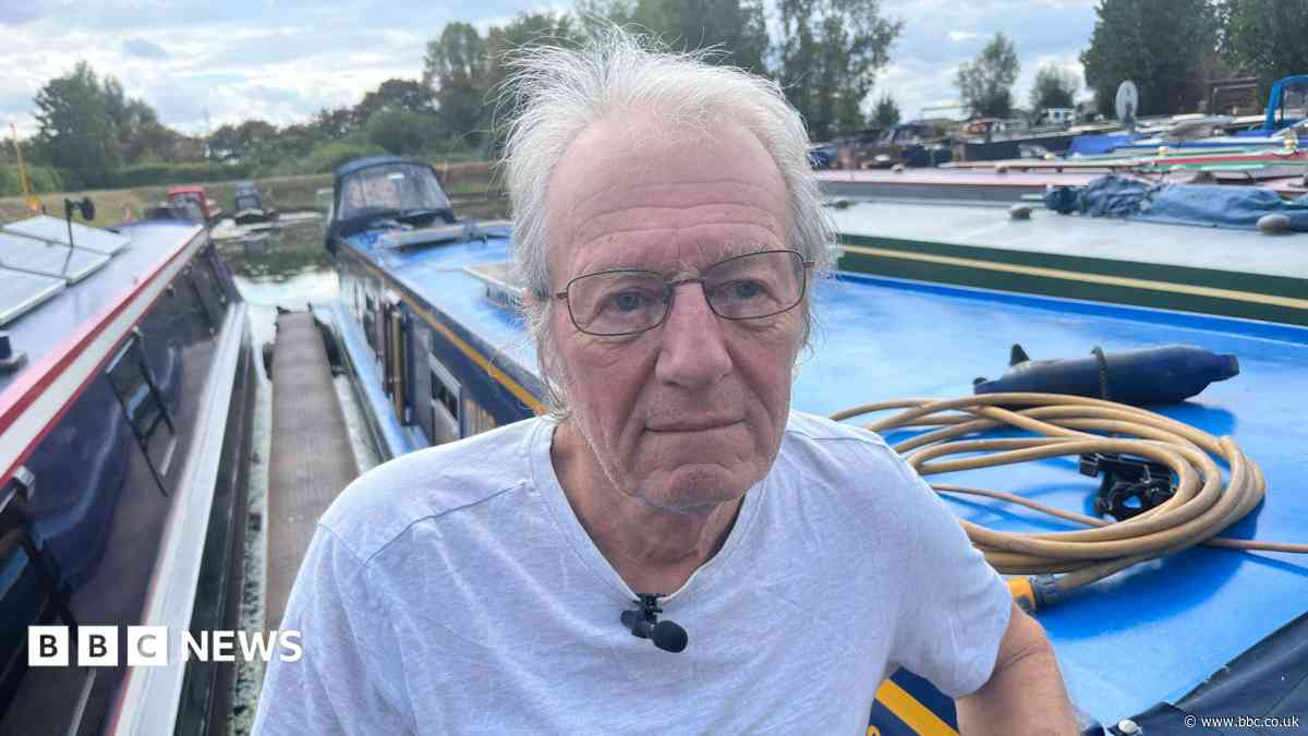 Lock closures and low water levels maroons boaters