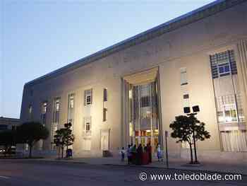 Toledo library system celebrates library card month