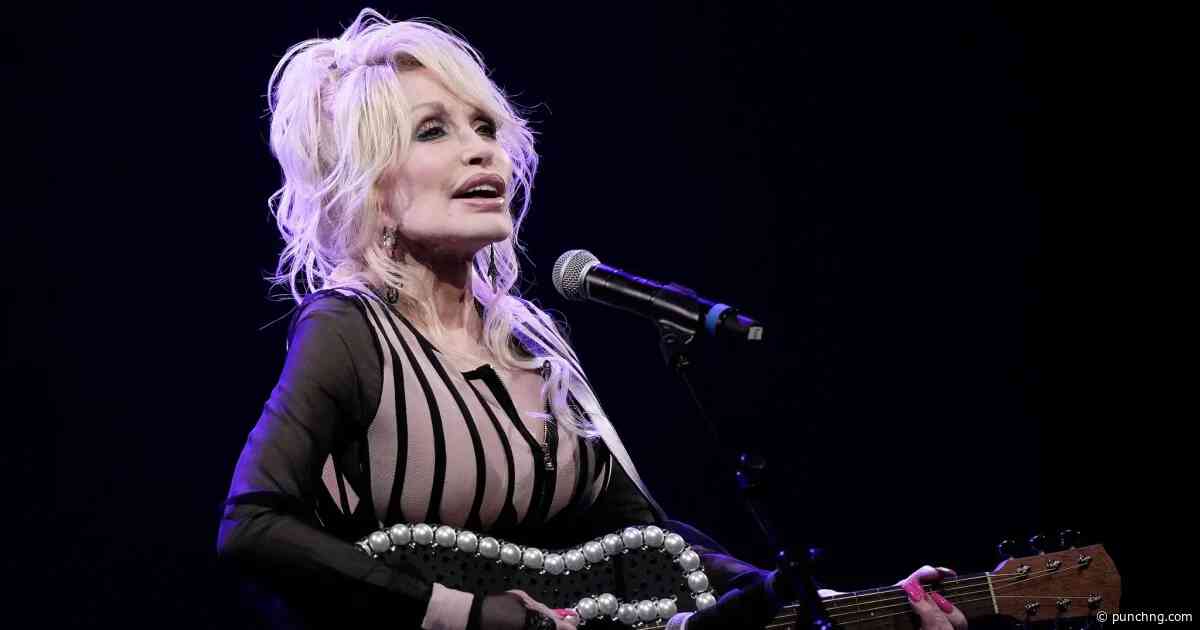 Trump mourns Dolly Parton, orders US flags lowered