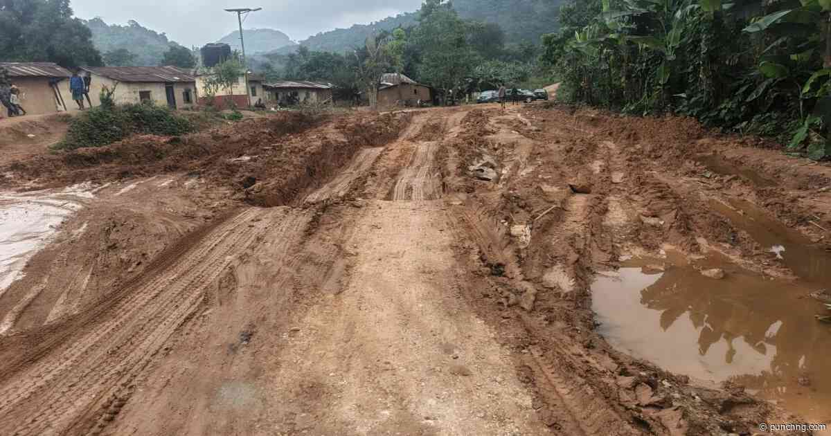 Motorists stranded as FG begins emergency repairs on failed Ekiti highway