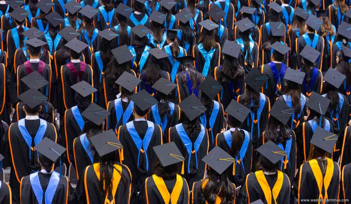 The government threatens to cut aid to schools whose degrees don't pay off