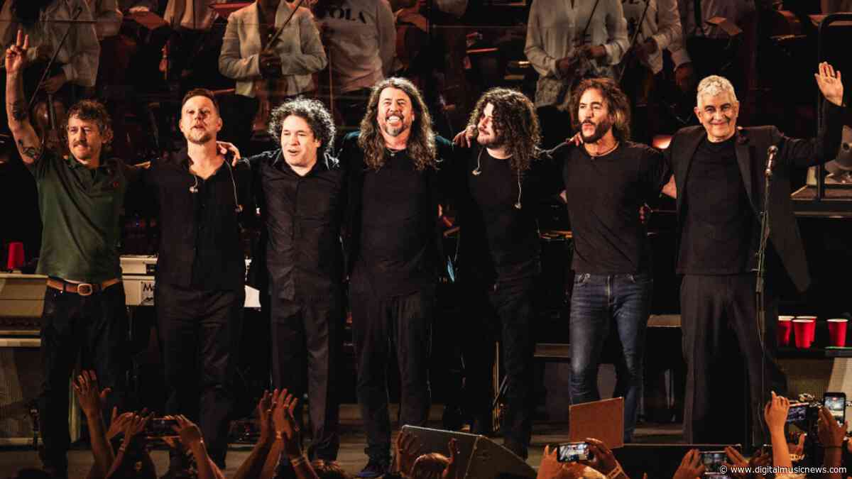 It’s a Wrap! Gustavo Dudamel Bids LA Phil Farewell with Help From Foo Fighters and Coldplay’s Chris Martin