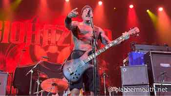 BIOHAZARD's EVAN SEINFELD: 'We Were Intentionally Copying Ourselves' On 'Divided We Fall' Album