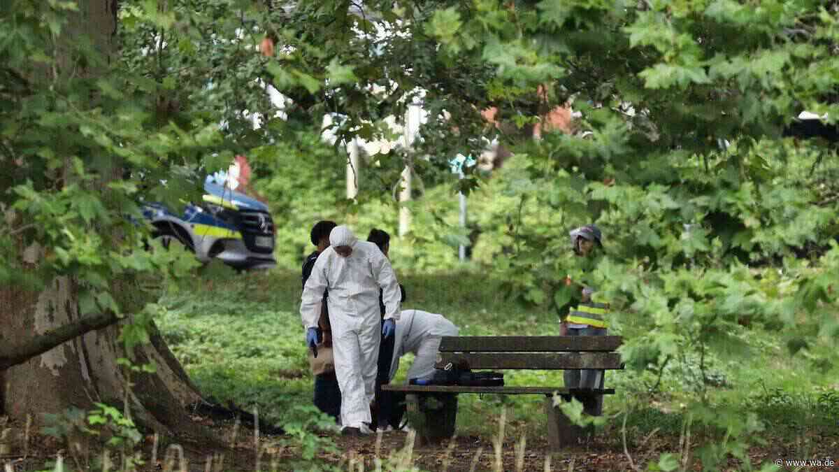 Streit eskaliert, 20-Jähriger stirbt: Angreifer flüchtet nach tödlicher Attacke