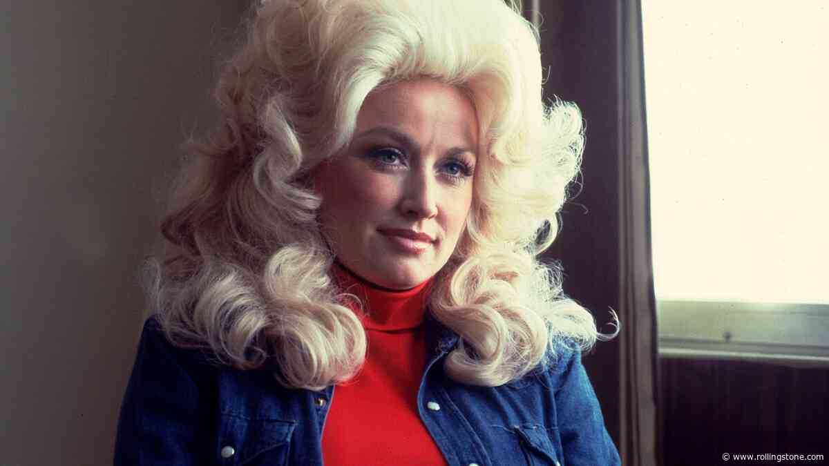 Trump Orders Flags Flown at Half-Staff for Dolly Parton