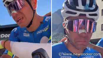 Cian Uijtdebroeks finisht met scheur in enkel als allerlaatste in vierde Vuelta-rit en laat tranen de vrije loop: ’Ik kan deze pijn niet meer aan’