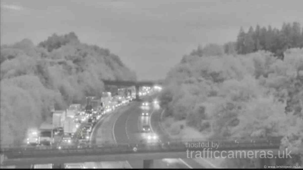 M5 closed as wildfire breaks out