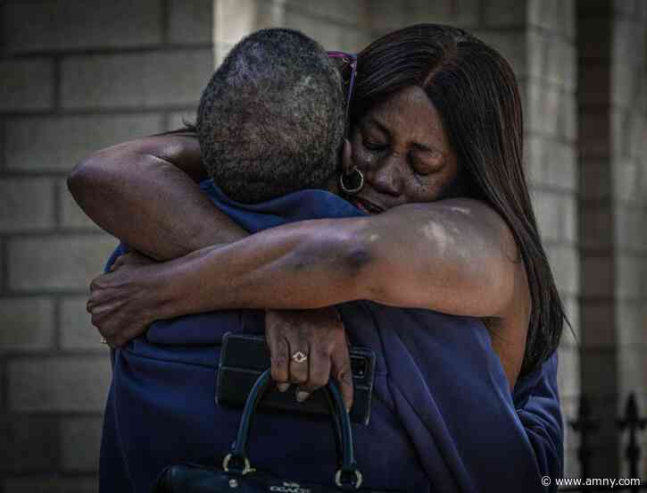 Bronx grandmother pleads for friends of teen killed in shooting to aid police as she mourns at Brooklyn service