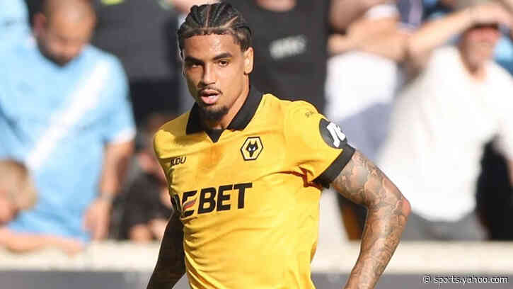 Wolves full-back Hoever joins Sparta Prague