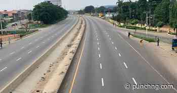 Traffic, distant U-turns fuel one-way driving on Lagos-Ibadan Expressway