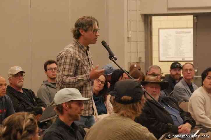 Plans for large Revelstoke heli-ski lodge rejected following public opposition