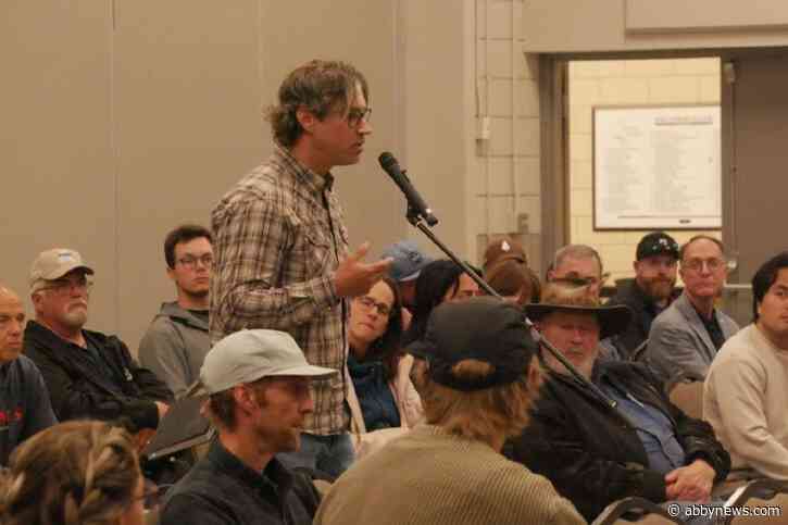 Plans for large Revelstoke heli-ski lodge rejected following public opposition