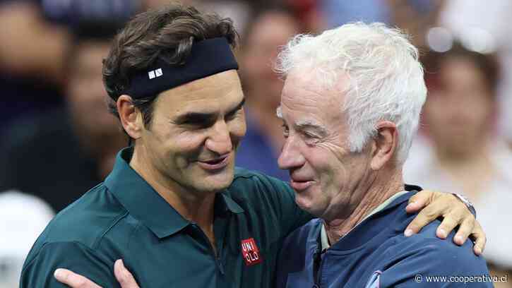 Federer iluminó el US Open con triunfo junto a McEnroe ante Agassi y Roddick