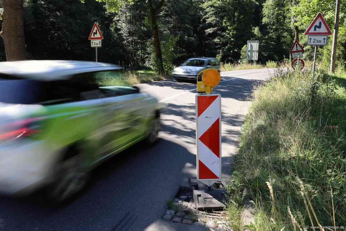 Reparatur eines kaputten Straßeneinlaufs auf dieser Straße im Erzgebirge „nicht geplant“
